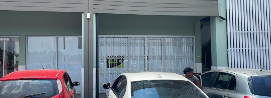 Muntah Claws Logo Muntah Claws Pet Shop and Groomig Services Offered in Johannesburg Gauteng